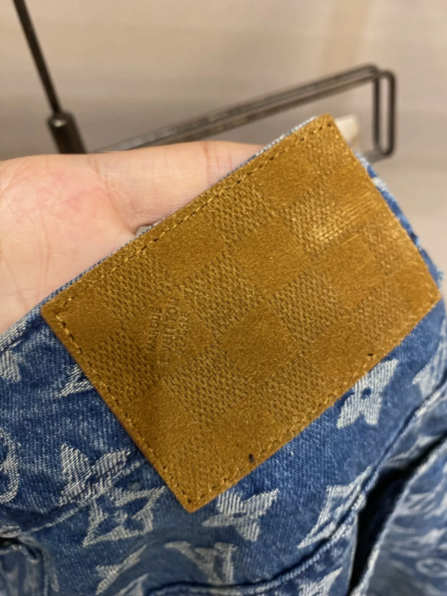 루이비통 모노그램 워싱 데님 반바지 상세 이미지 9