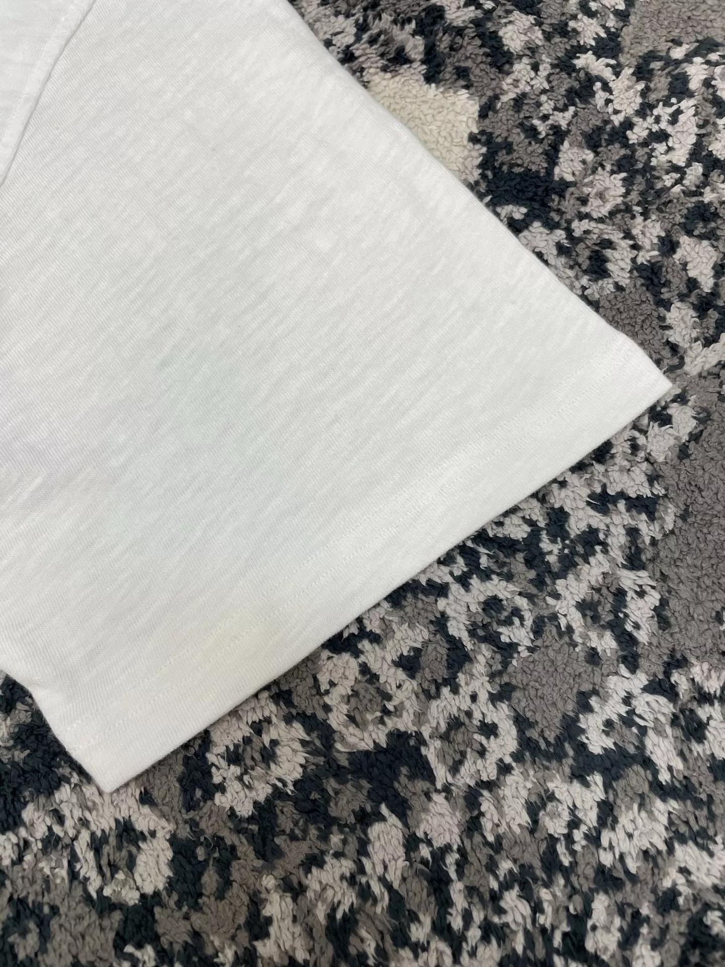 더로우 미니멀 백심 디테일 코튼 탑 상세 이미지 9