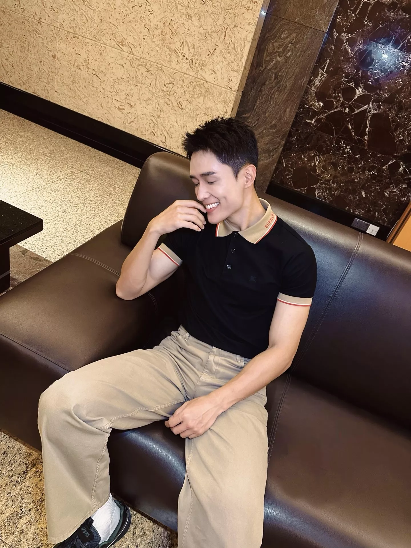 버버리 로고 포인트 코튼 폴로 상의 상세 이미지 16