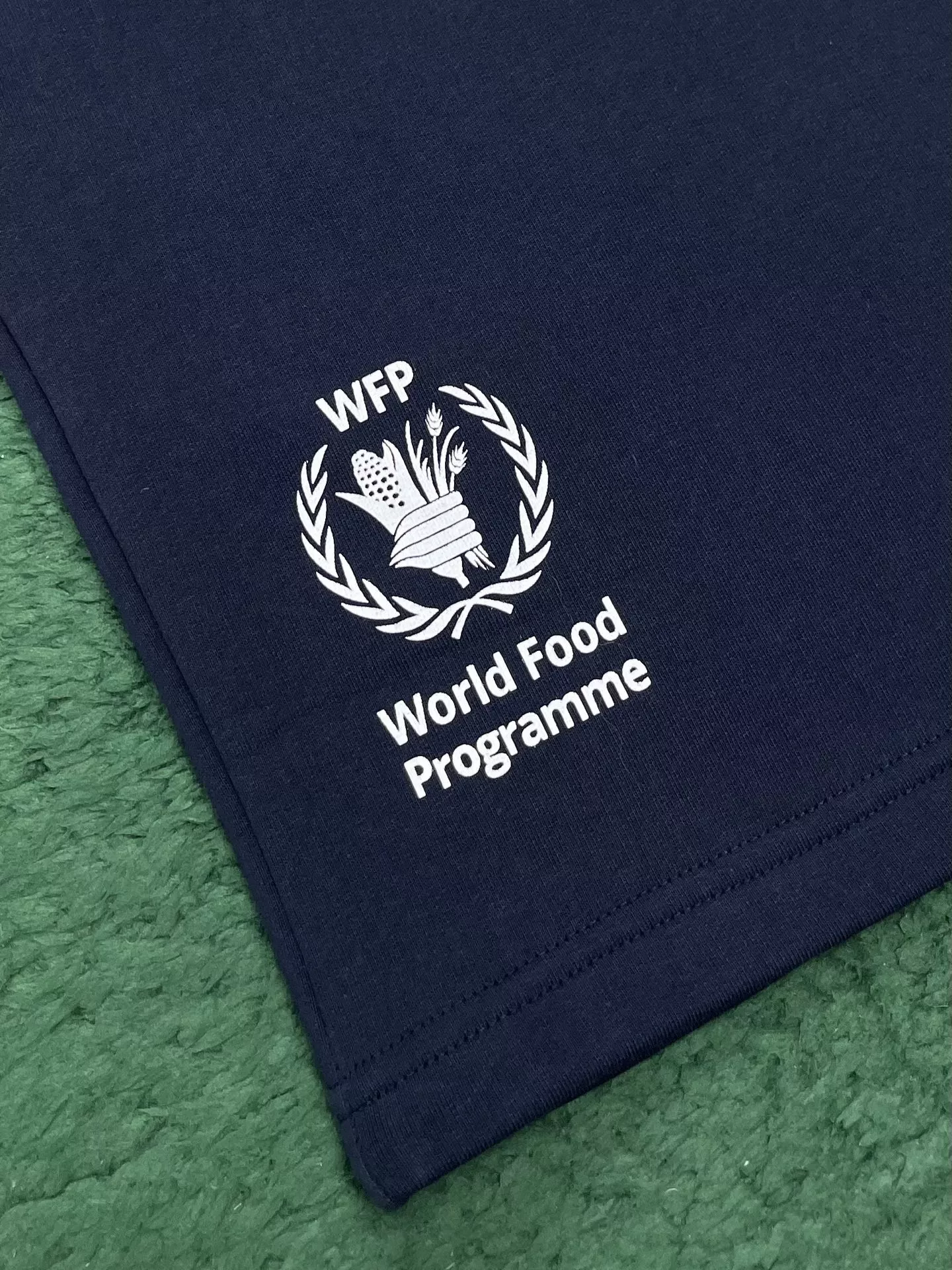 발렌시아가 WFP 로고 밴딩 숏팬츠 상세 이미지 5
