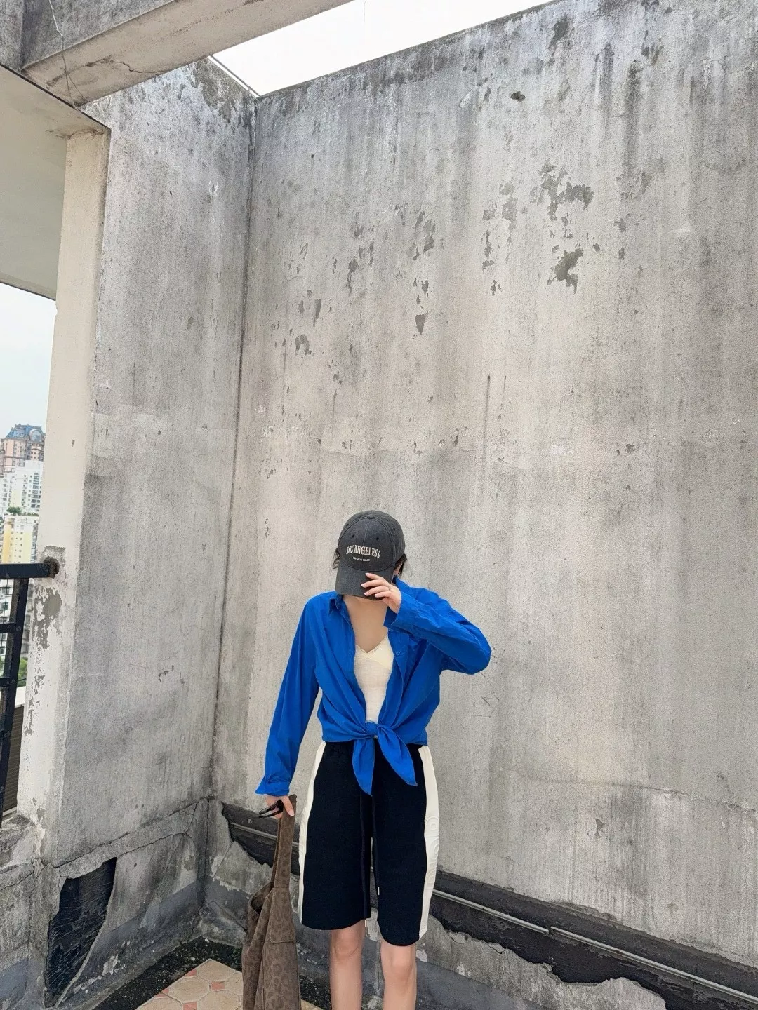디올 측면 배색 로고 엠보 반바지 상세 이미지 11