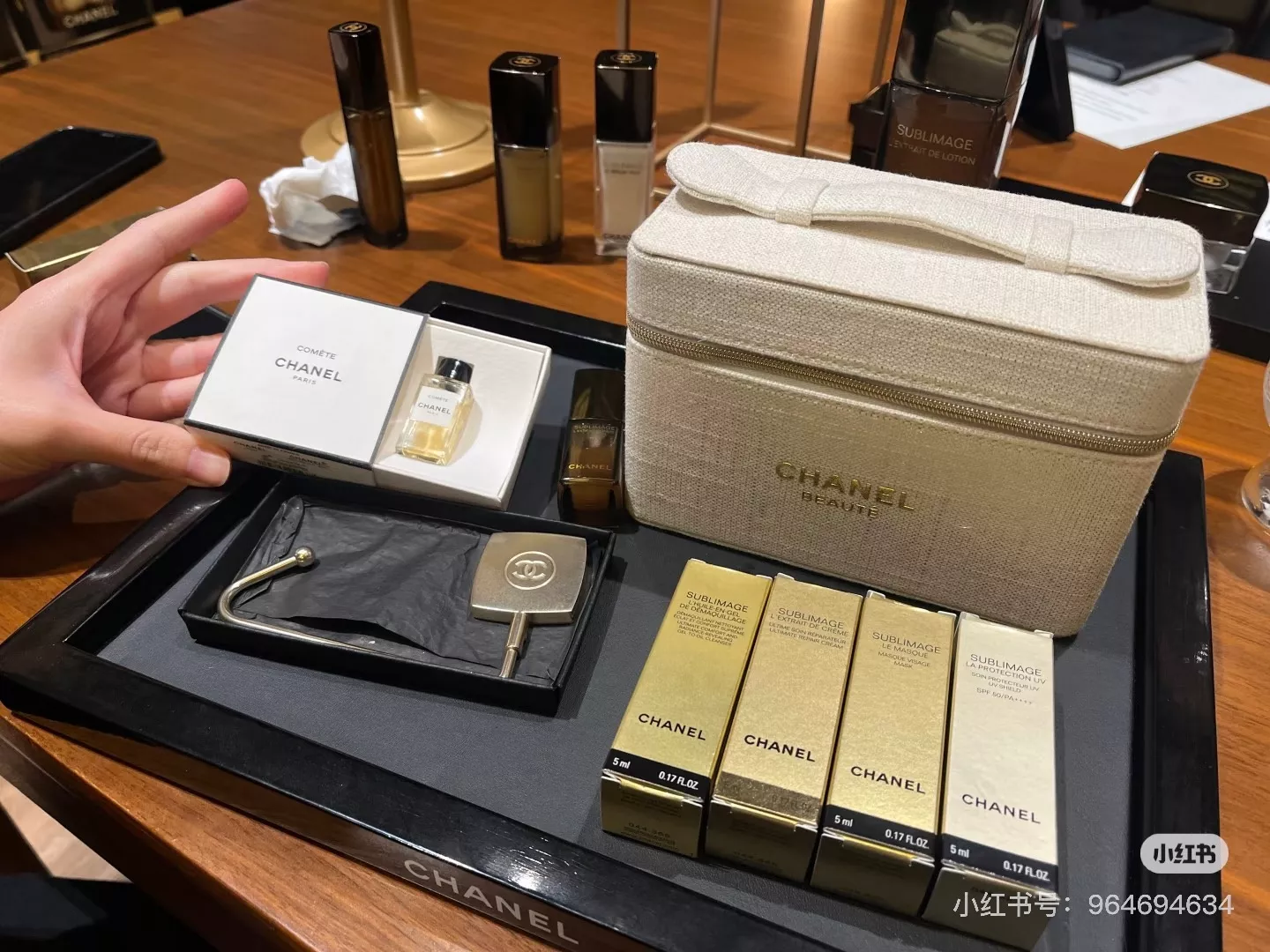 샤넬 화이트 코스메틱 보관 케이스 상세 이미지 25