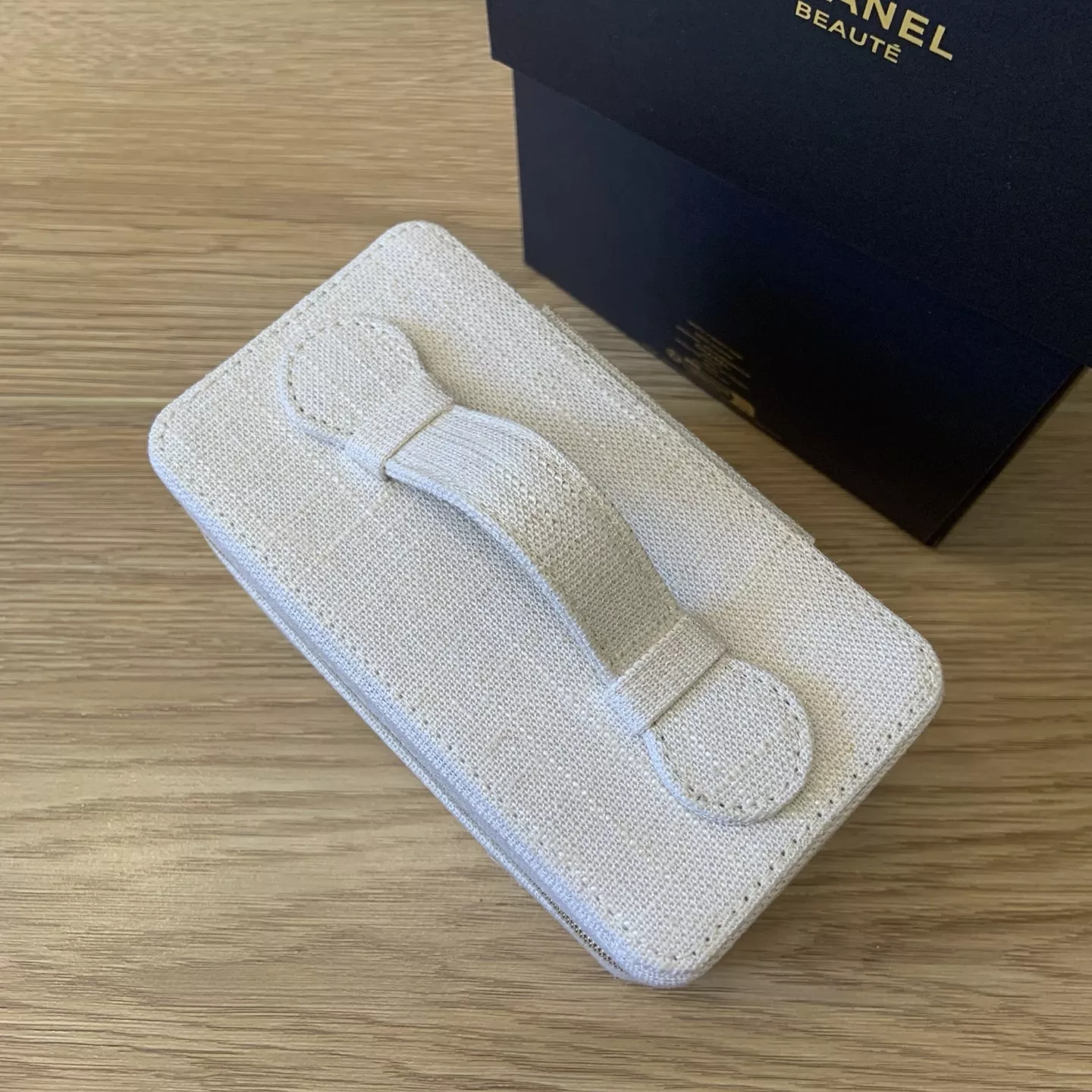 샤넬 화이트 코스메틱 보관 케이스 상세 이미지 5