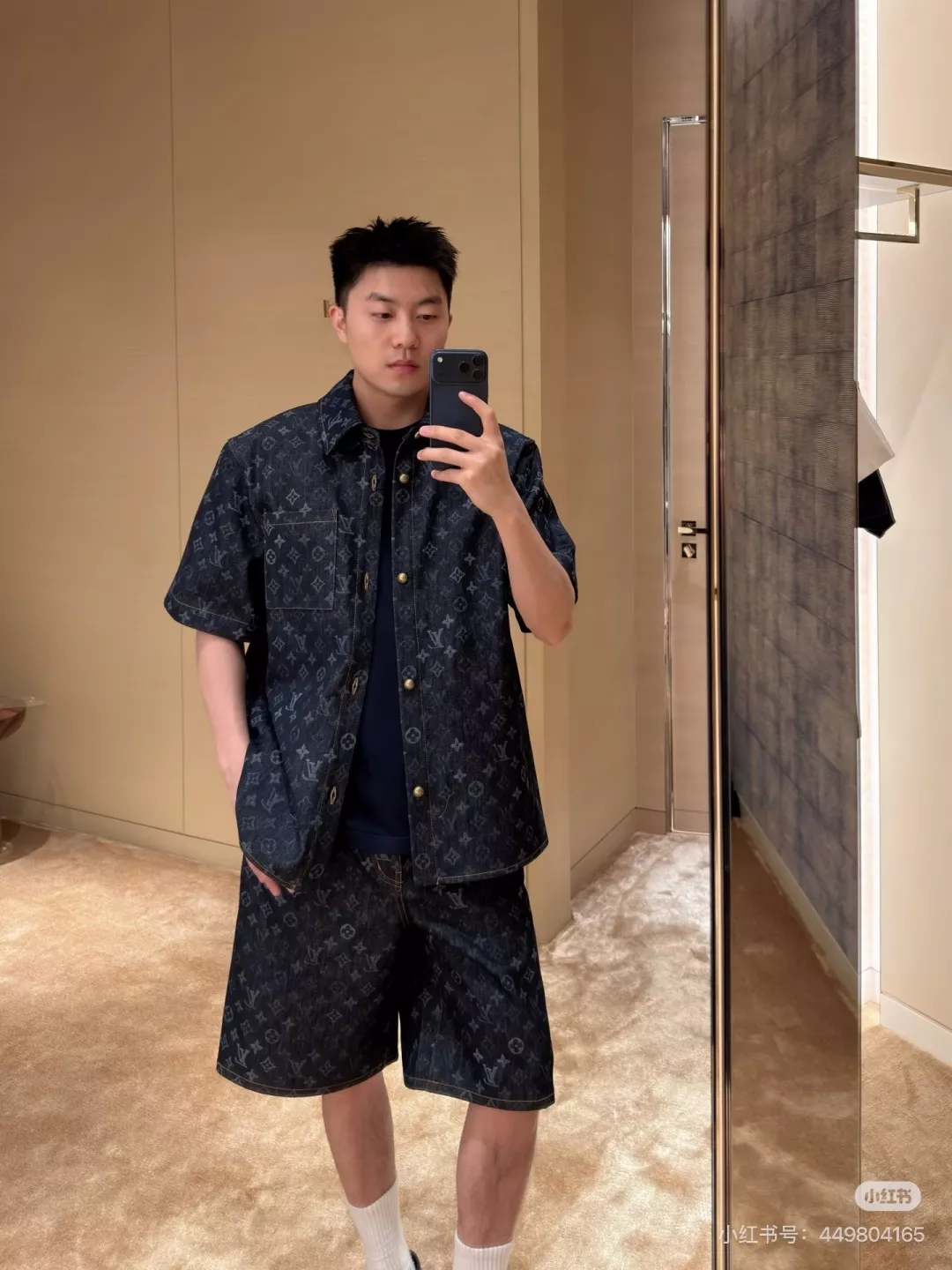 루이비통 모노그램 카라 데님 셔츠와 쇼츠 구성 상세 이미지 24