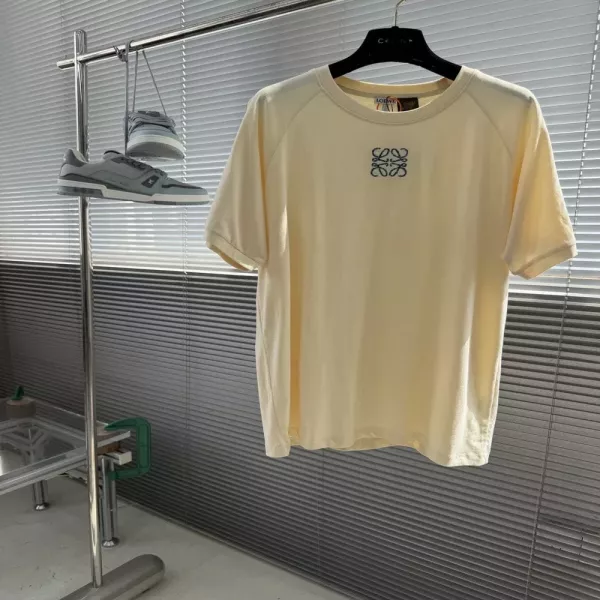 로에베 아나그램 모자이크 자수 반팔 상의
