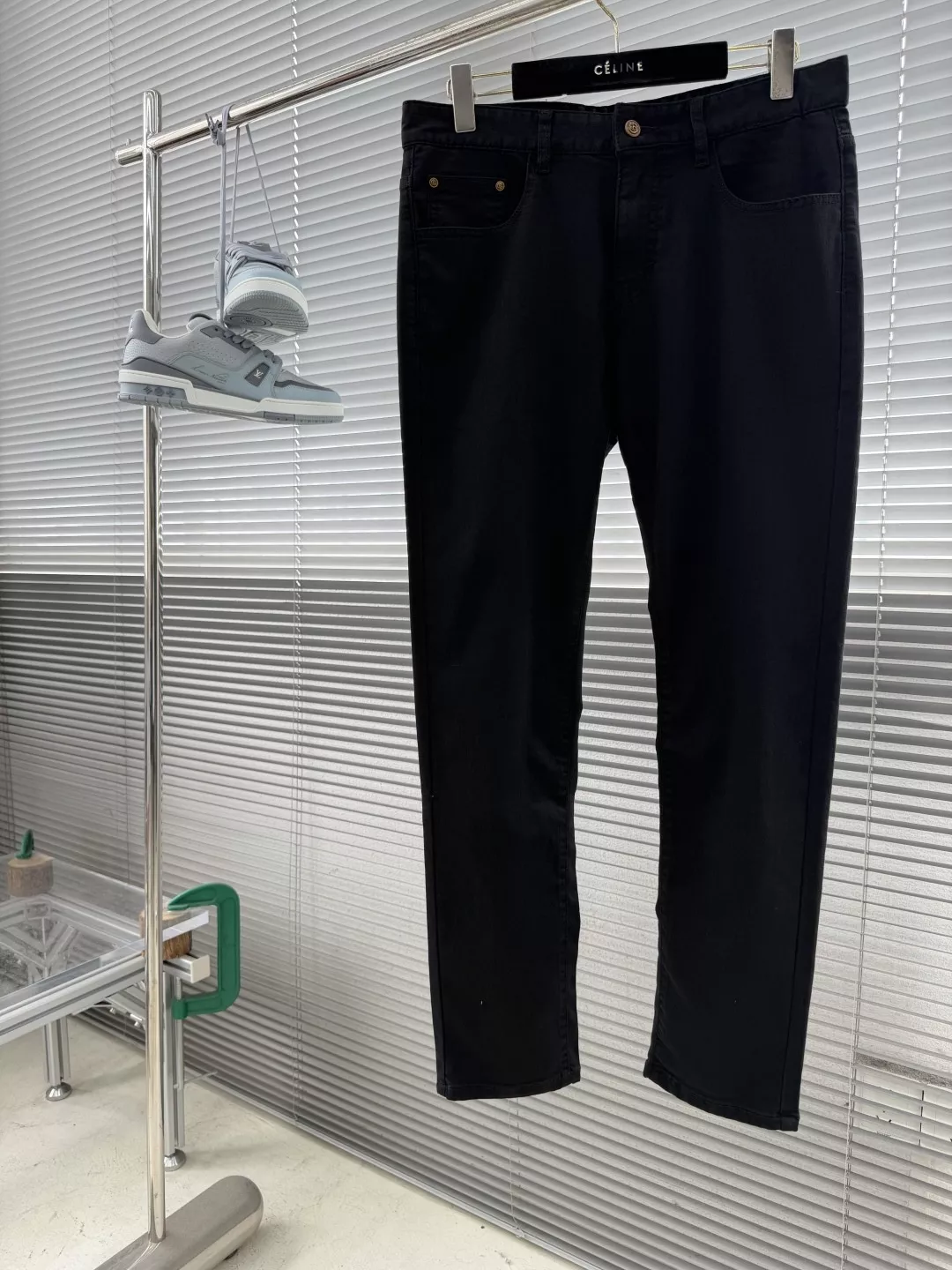 구찌 블랙 워싱 슬림 데님 바지 상세 이미지 3