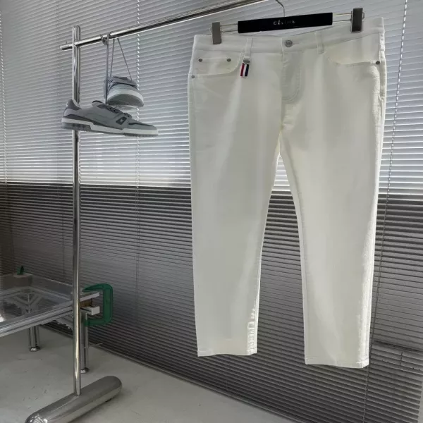 몽클레어 워싱 포인트의 남성 데님 바지