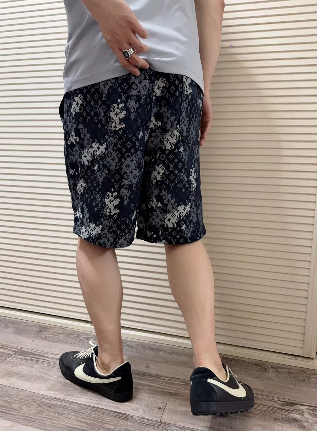 루이비통 자카드 카모 패턴 드로스트링 데님 쇼츠 상세 이미지 23