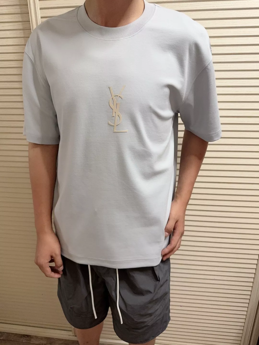 입생로랑 입체 레터링 루즈핏 반팔 탑 상세 이미지 18