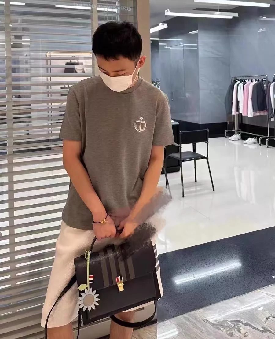 톰브라운 앵커 프린트 코튼 라운드넥 탑 상세 이미지 46