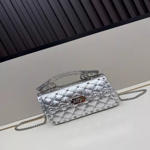 발렌티노 락스터드 스파이크 체인 핸드백