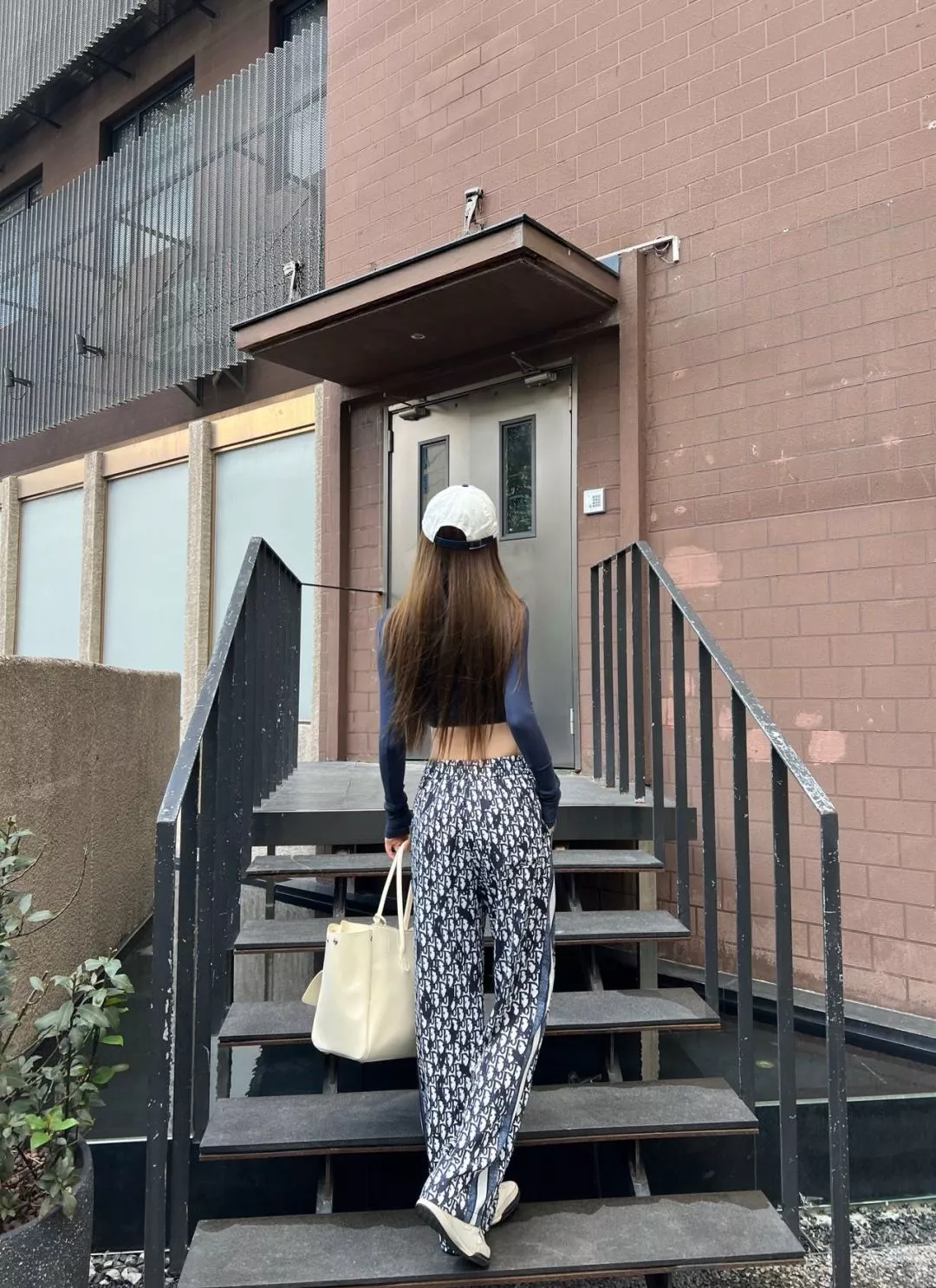 디올 모노그램 와이드 밴딩 팬츠 상세 이미지 17