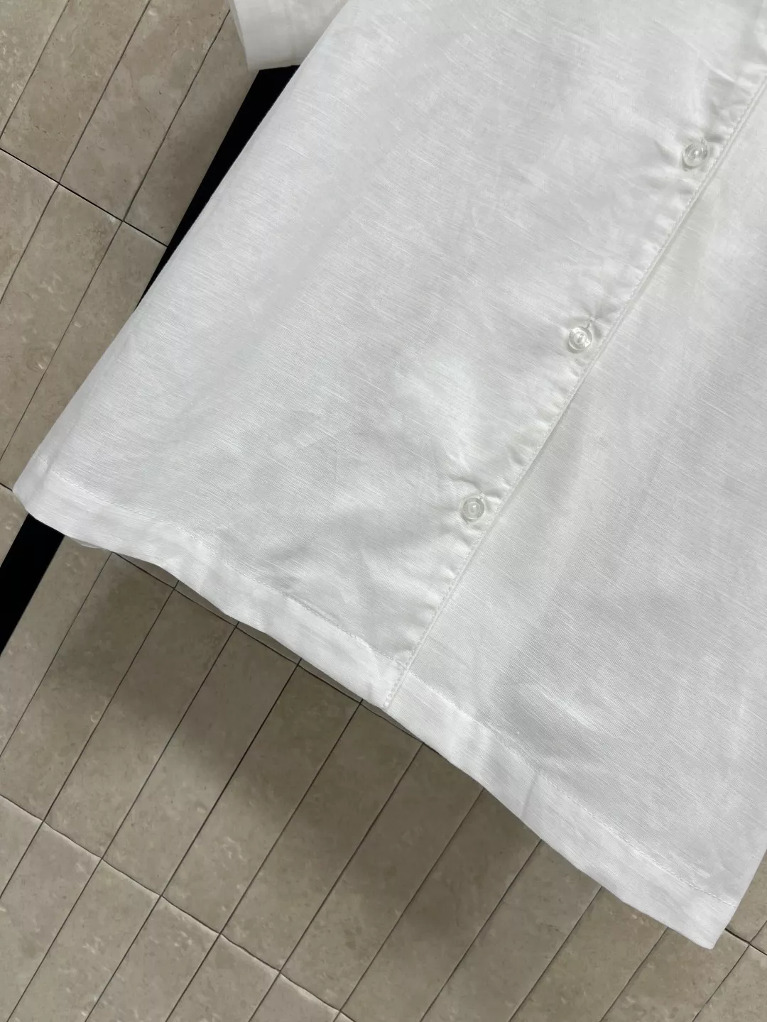 로로피아나 화이트 린넨 쿠바카라 반팔 셔츠 상세 이미지 4