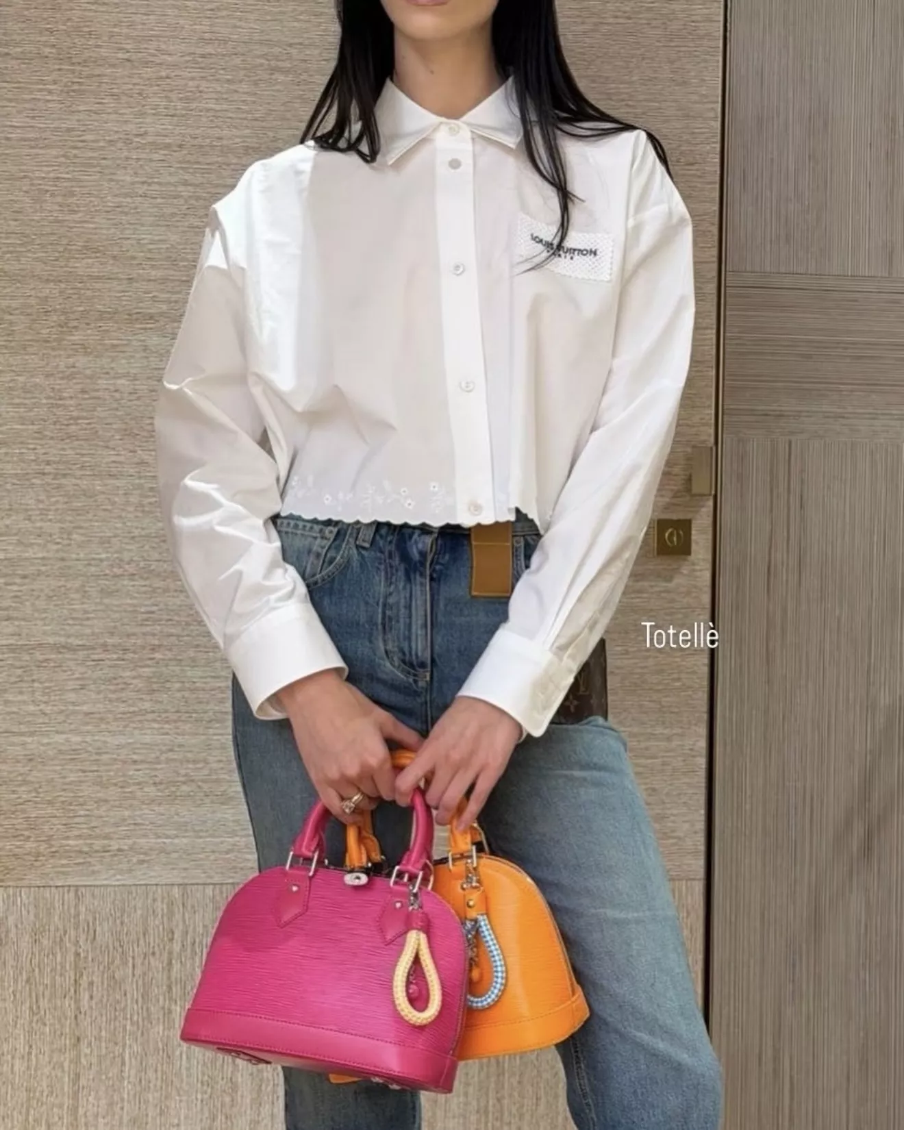 로에베 크롭 기장의 화이트 코튼 셔츠 상세 이미지 55