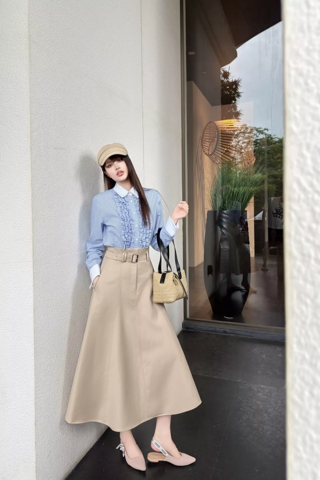 디올 블루 화이트 스트라이프 프릴 포인트 셔츠 상세 이미지 37