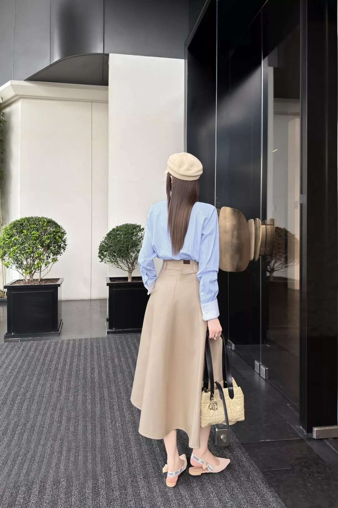 디올 블루 화이트 스트라이프 프릴 포인트 셔츠 상세 이미지 35