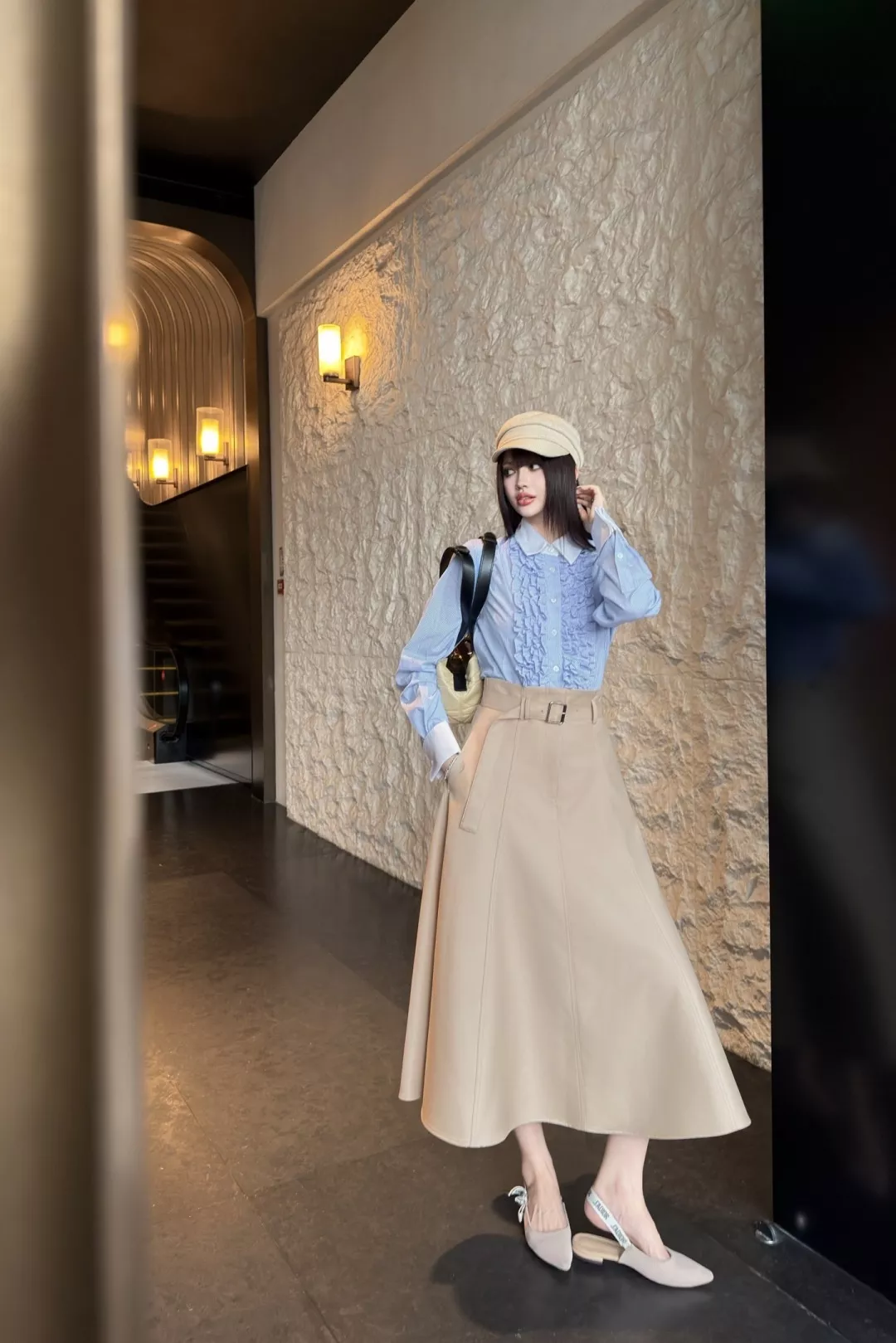 디올 블루 화이트 스트라이프 프릴 포인트 셔츠 상세 이미지 31
