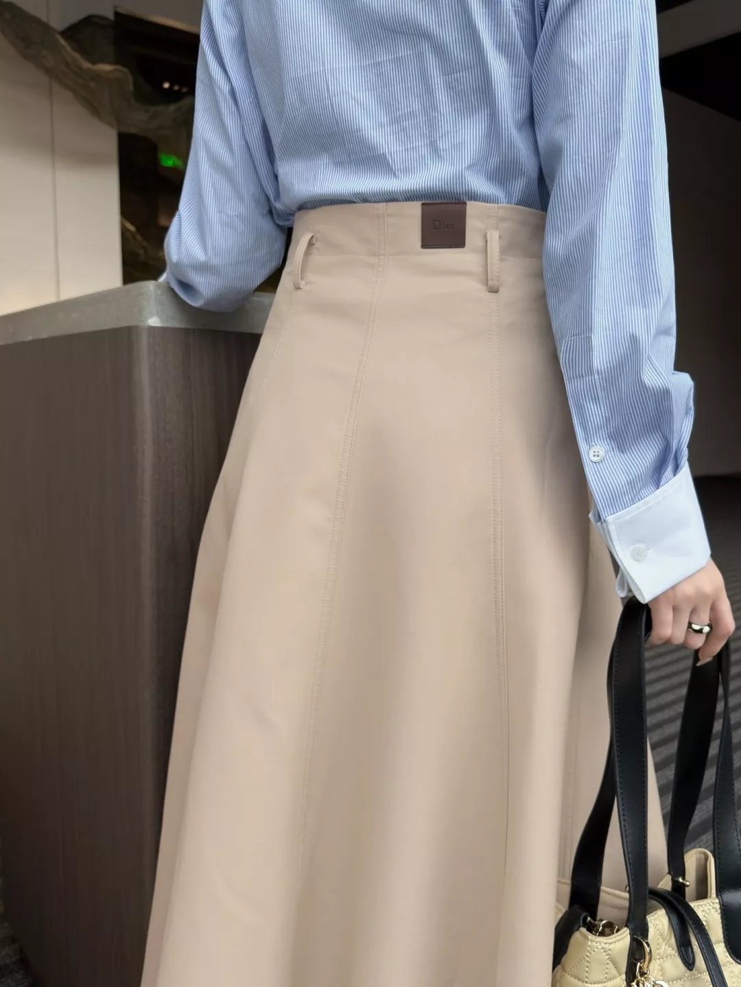 디올 블루 화이트 스트라이프 프릴 포인트 셔츠 상세 이미지 43
