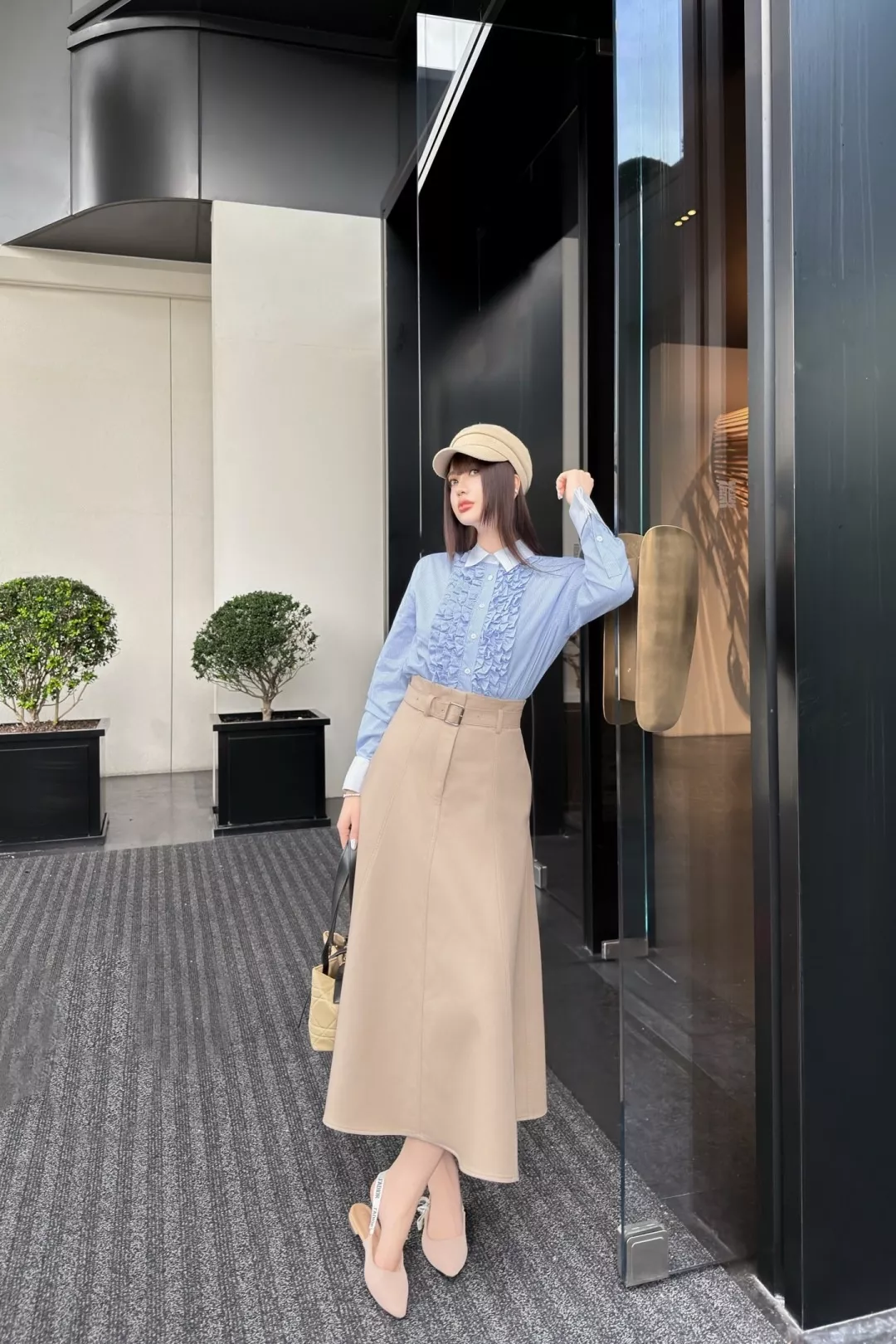 디올 블루 화이트 스트라이프 프릴 포인트 셔츠 상세 이미지 34