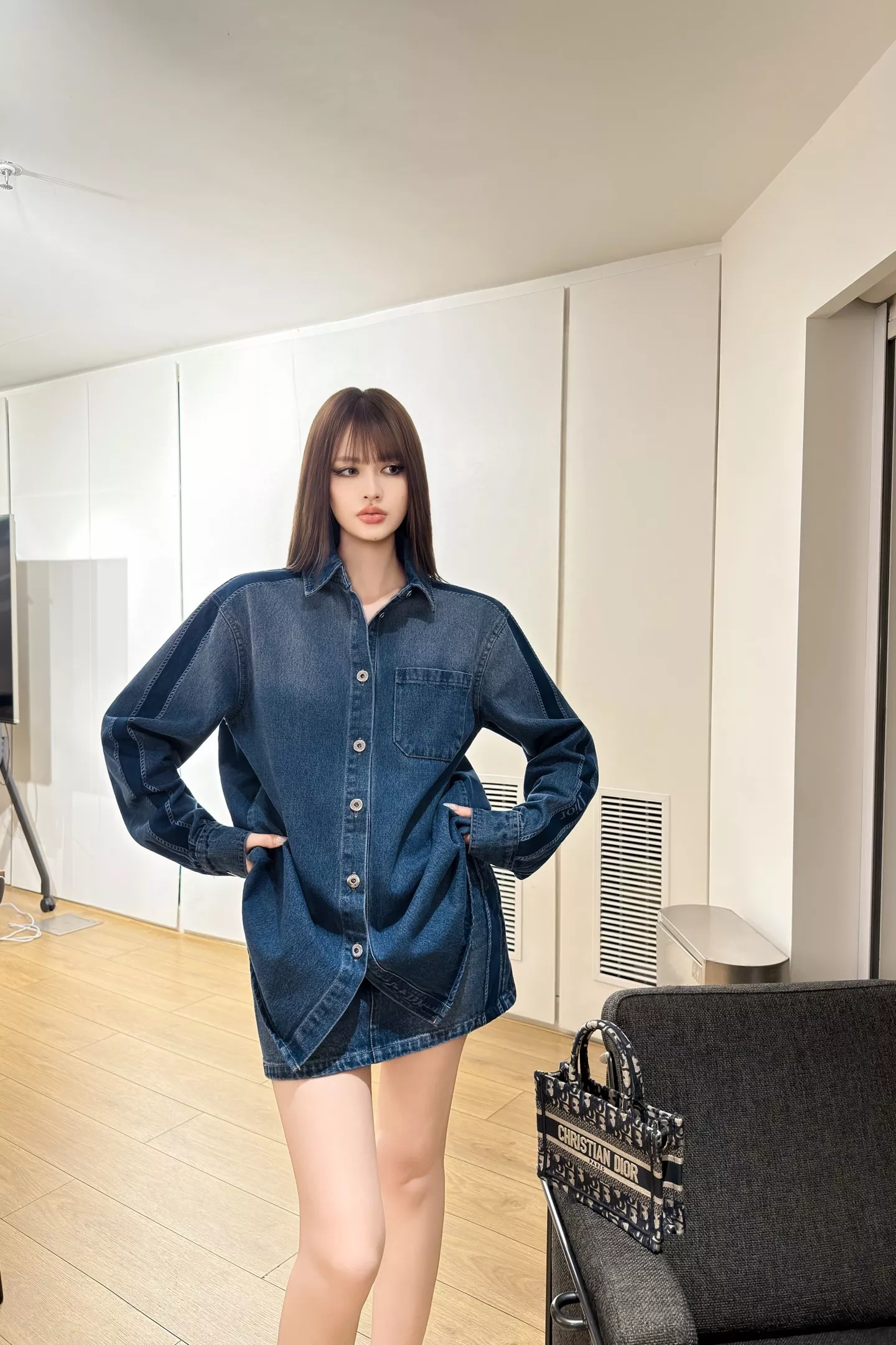 디올 하이웨이스트 워싱 데님 숏스커트 상세 이미지 31