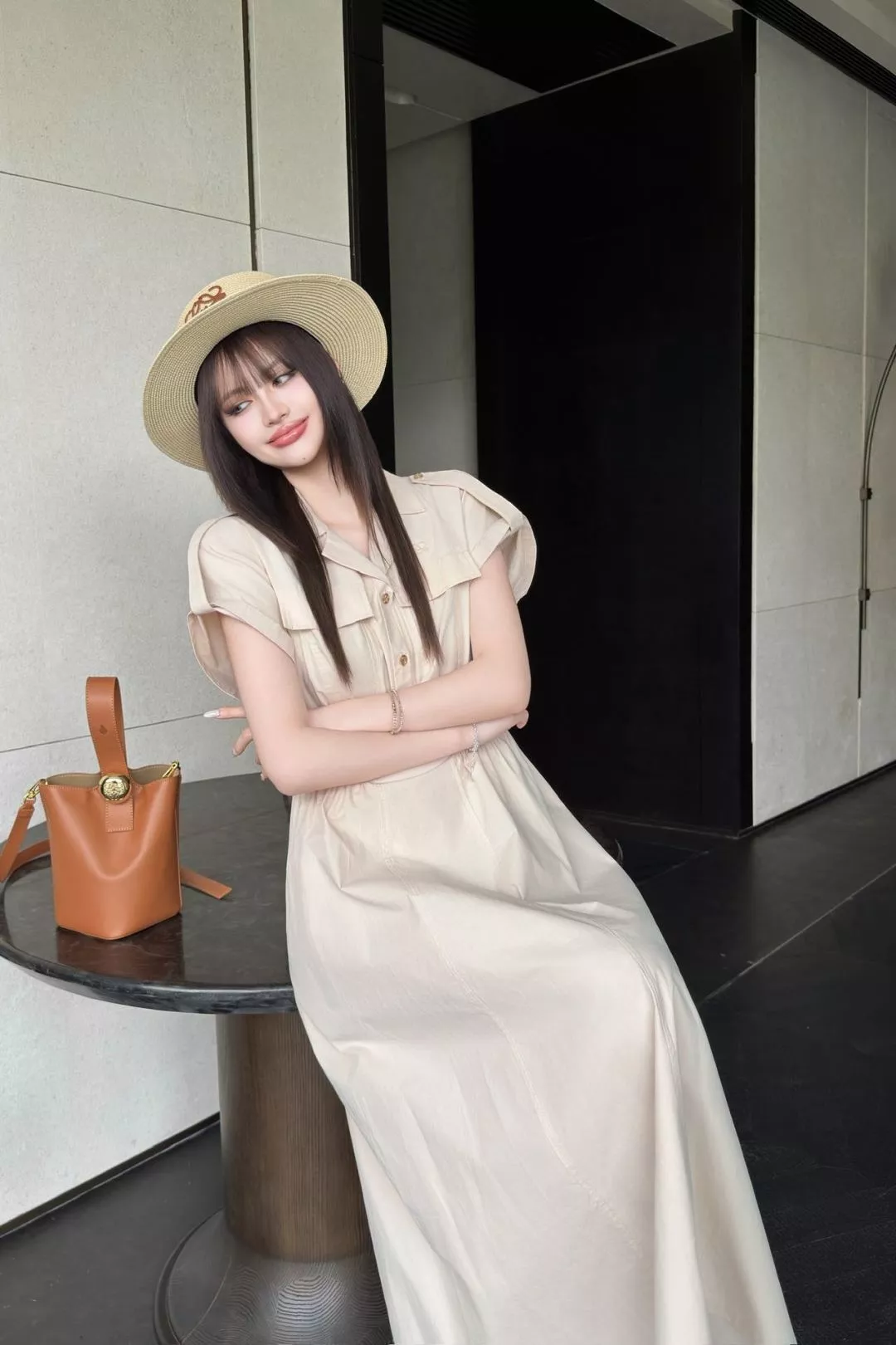 로에베 카라 디테일 허리 셔링 드레스 상세 이미지 22