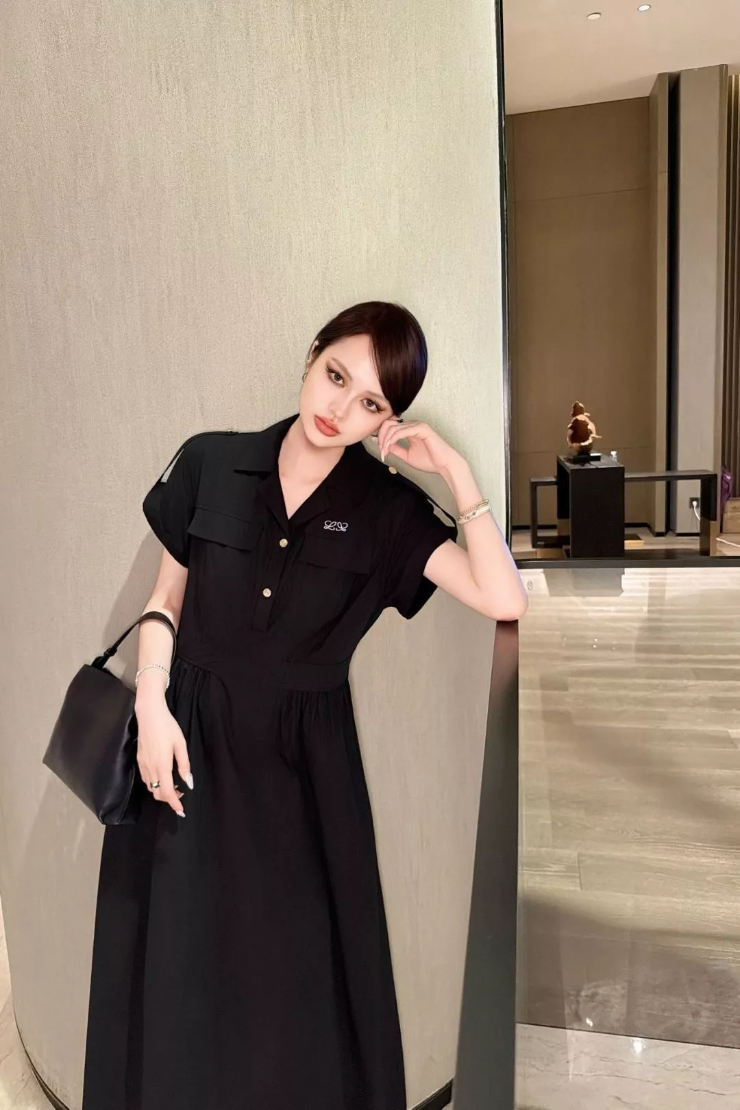로에베 카라 디테일 허리 셔링 드레스 상세 이미지 31