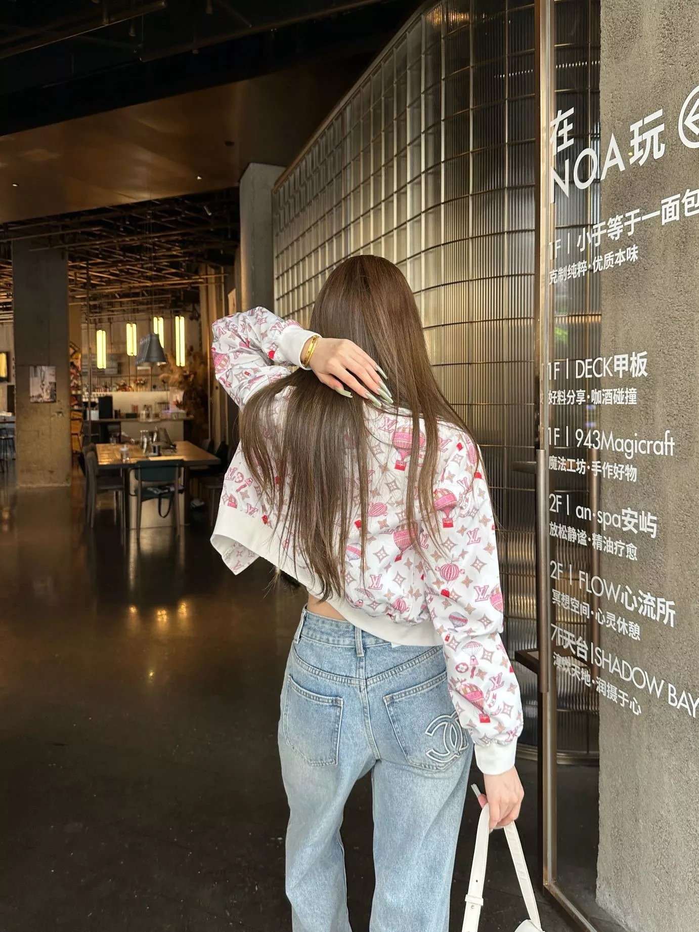 루이비통 양면 착용 크롭 집업 아우터 상세 이미지 26