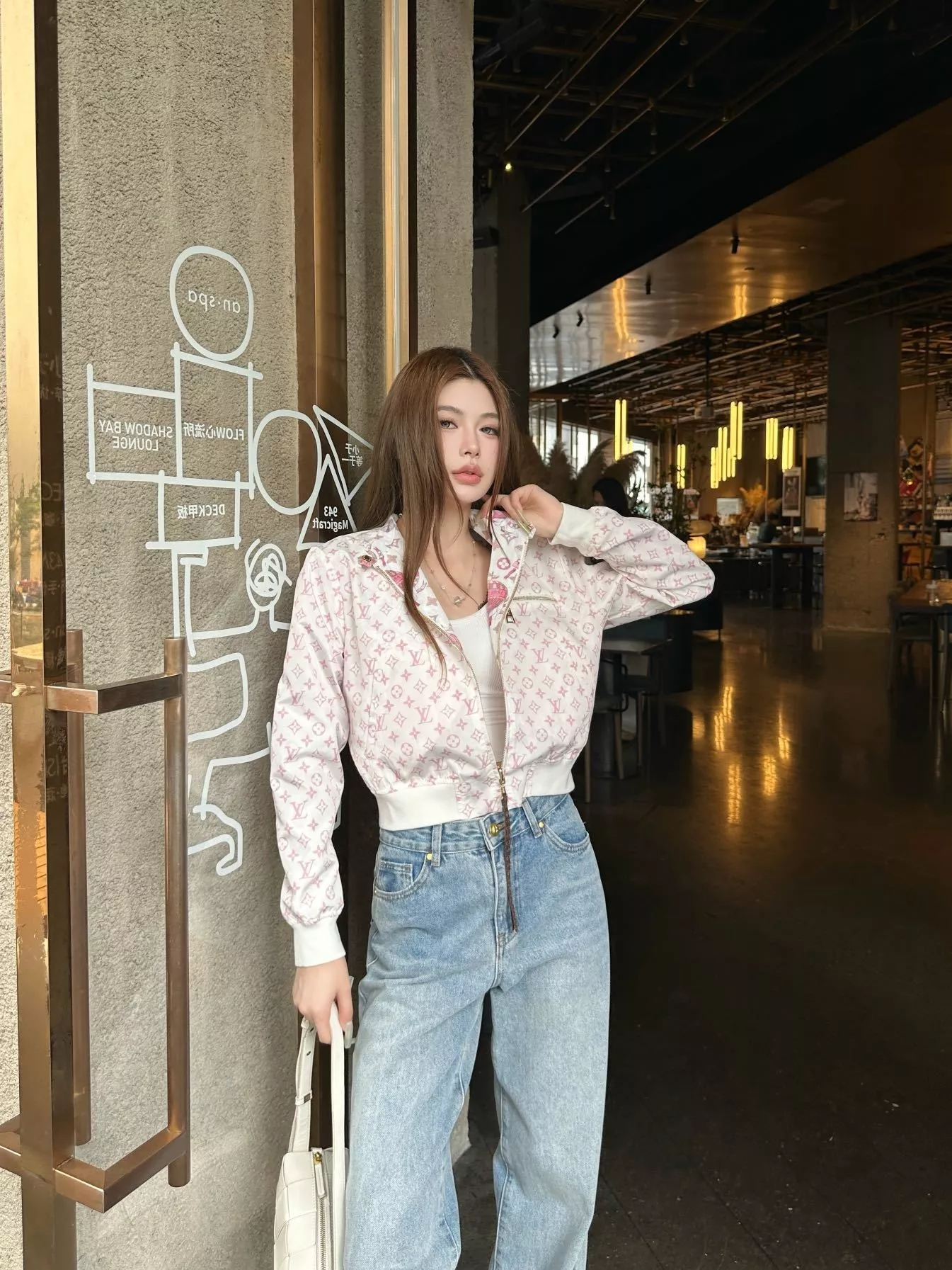 루이비통 양면 착용 크롭 집업 아우터 상세 이미지 21