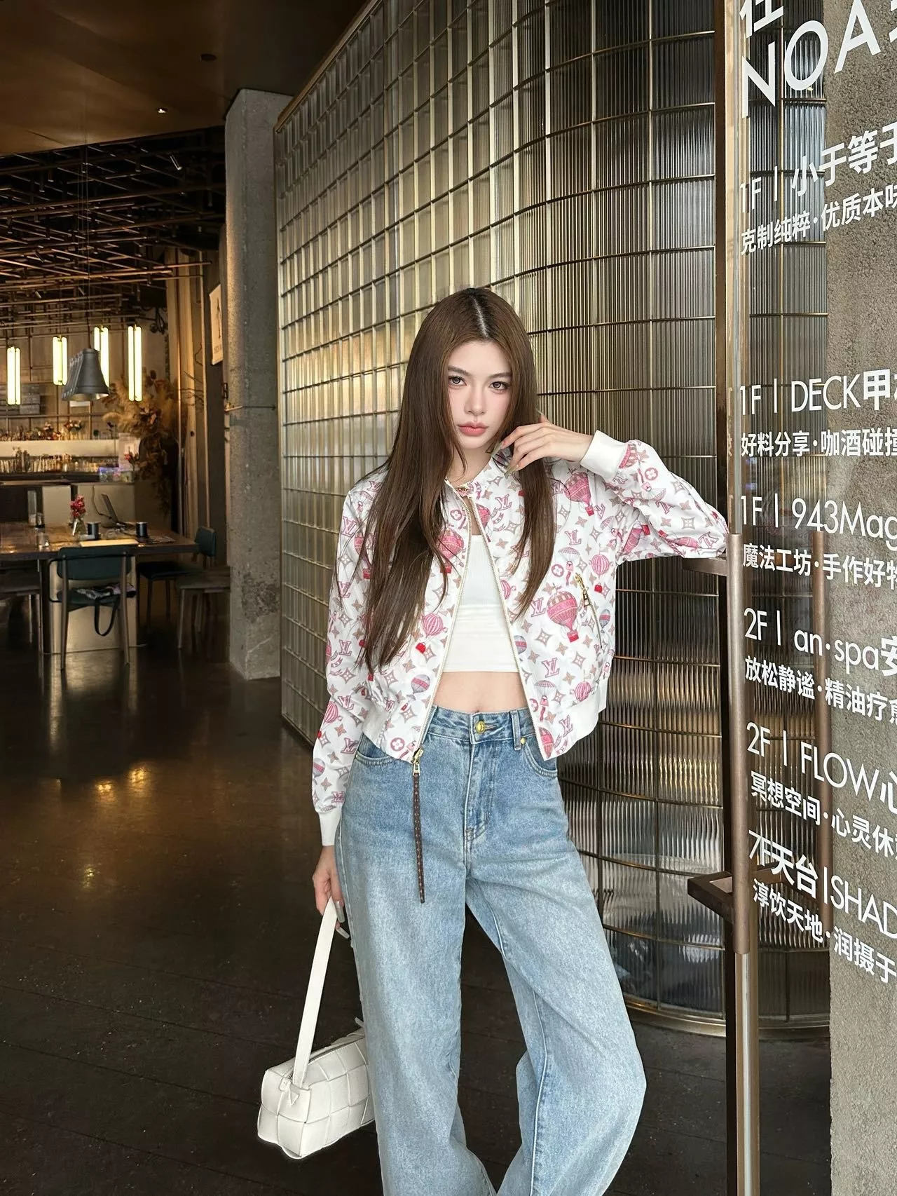 루이비통 양면 착용 크롭 집업 아우터 상세 이미지 19
