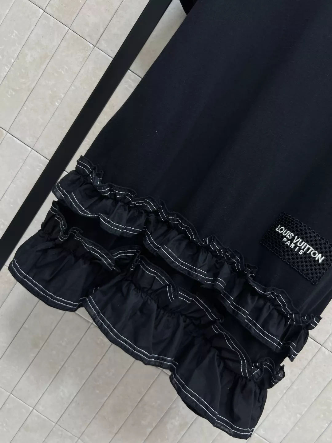 로에베 플라운스 밑단 코튼 드레스 상세 이미지 4