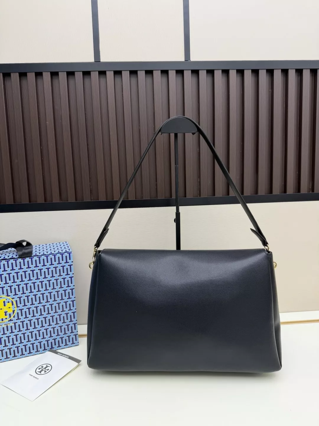 토리버치 찰리 플랩 숄더백 상세 이미지 2