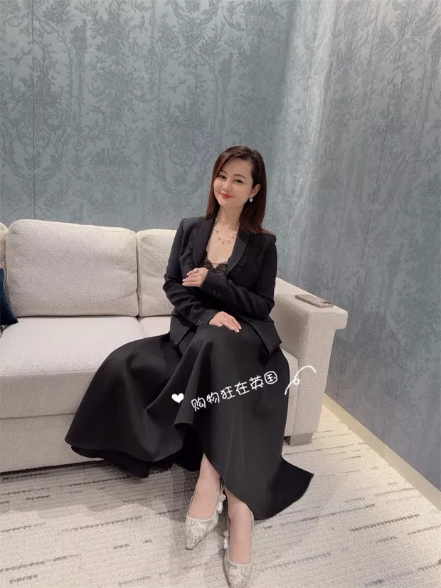 디올 배색 재킷과 언밸런스 스커트 세트 상세 이미지 35