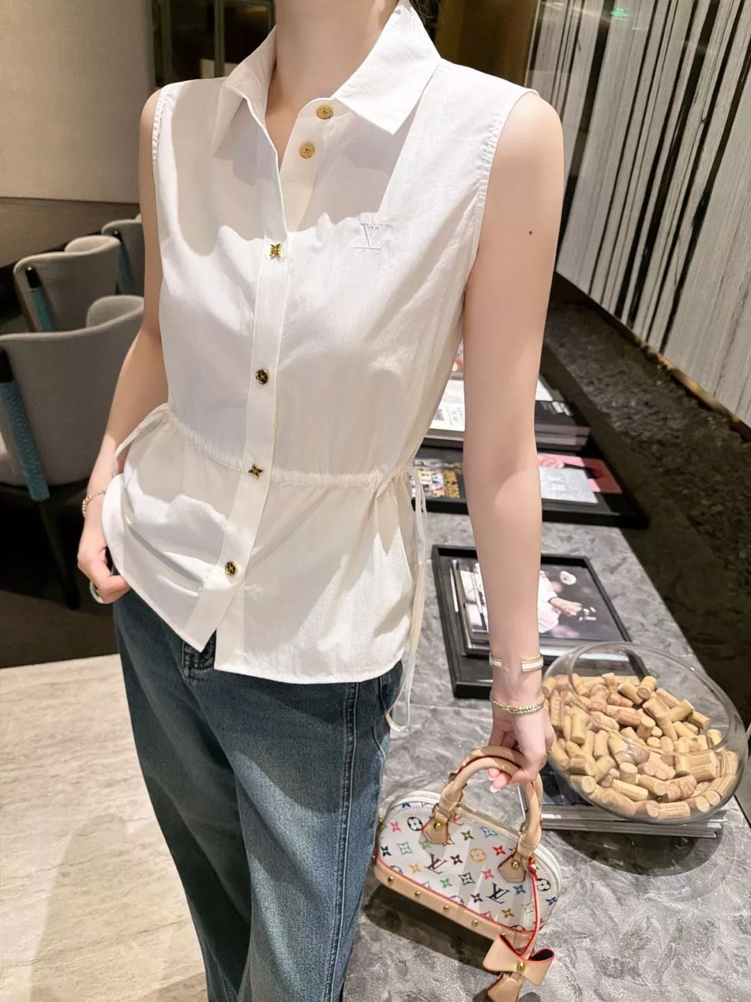 로에베 드로스트링 허리선 민소매 카라 셔츠 상세 이미지 23