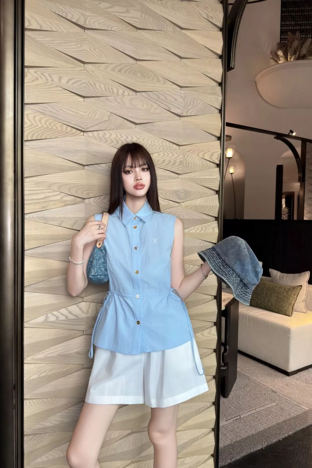 로에베 드로스트링 허리선 민소매 카라 셔츠 상세 이미지 17