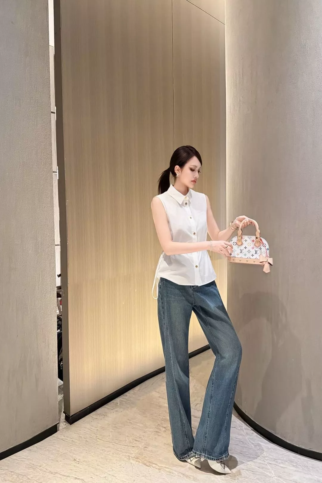 로에베 드로스트링 허리선 민소매 카라 셔츠 상세 이미지 22