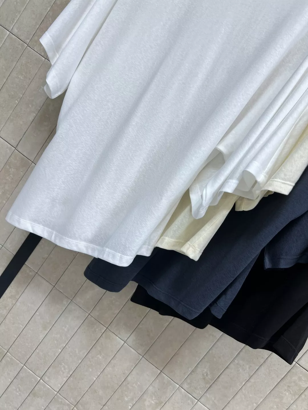 로에베 드로스트링 허리 카라 슬리브리스 상의 상세 이미지 7