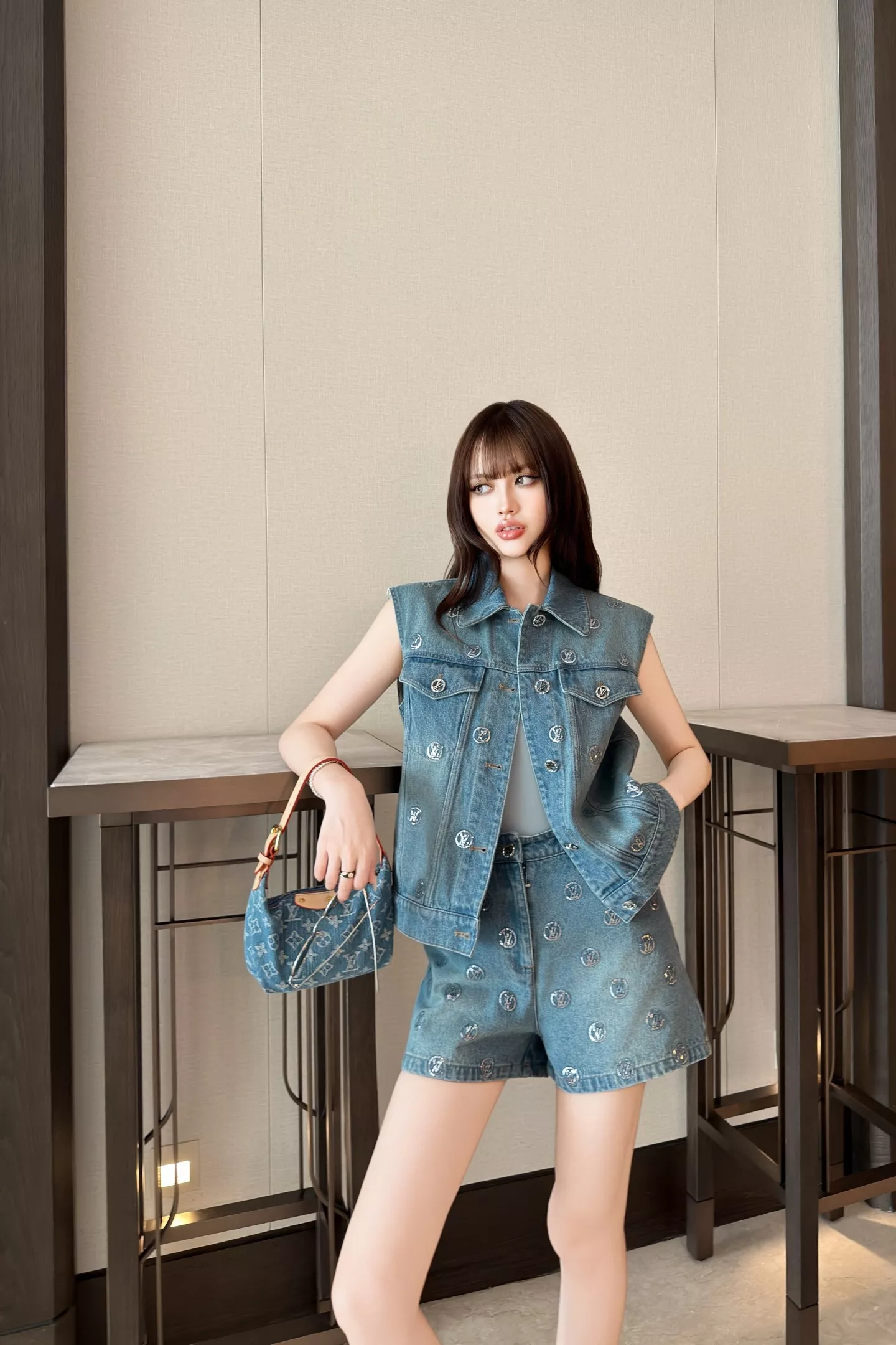 로로피아나 스팽글 자수 포인트 워싱 데님 반바지 상세 이미지 16