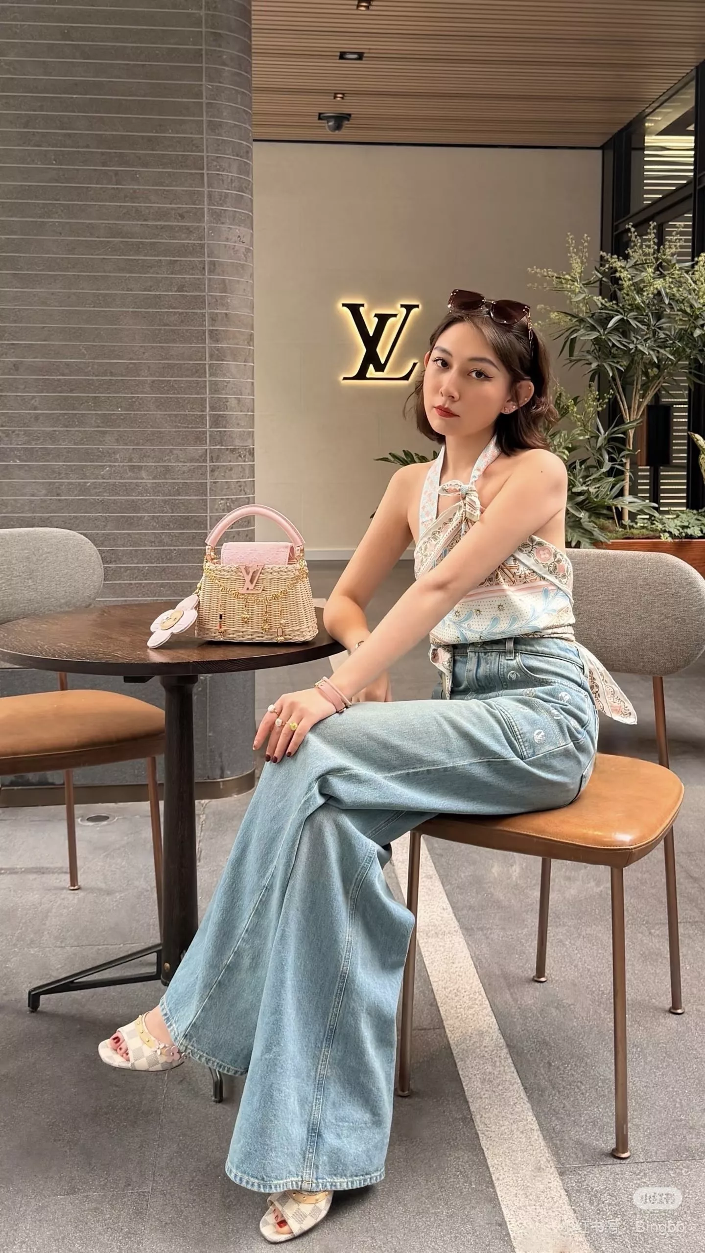로로피아나 스팽글 로고 장식 와이드 데님 팬츠 상세 이미지 20
