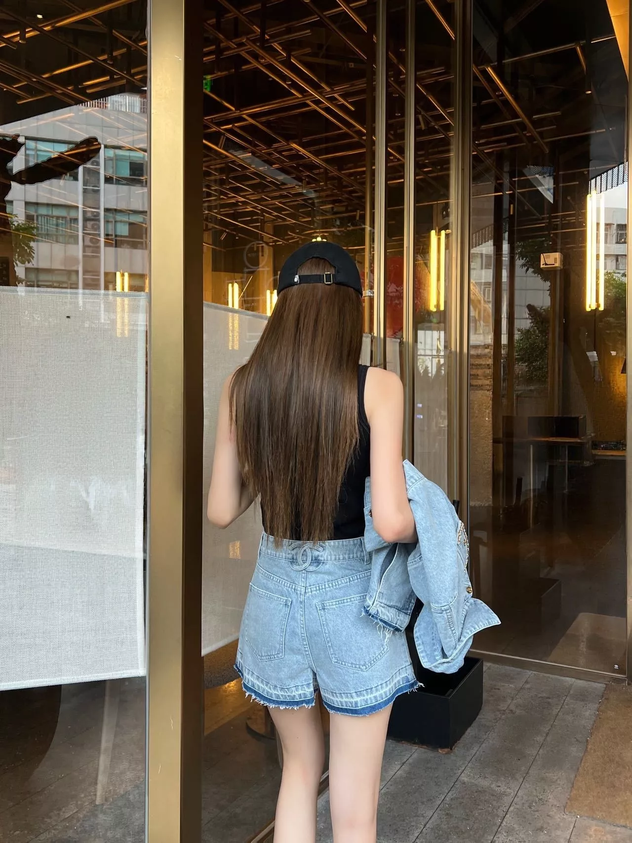 샤넬 하이웨이스트 워싱 데님 쇼츠 상세 이미지 17