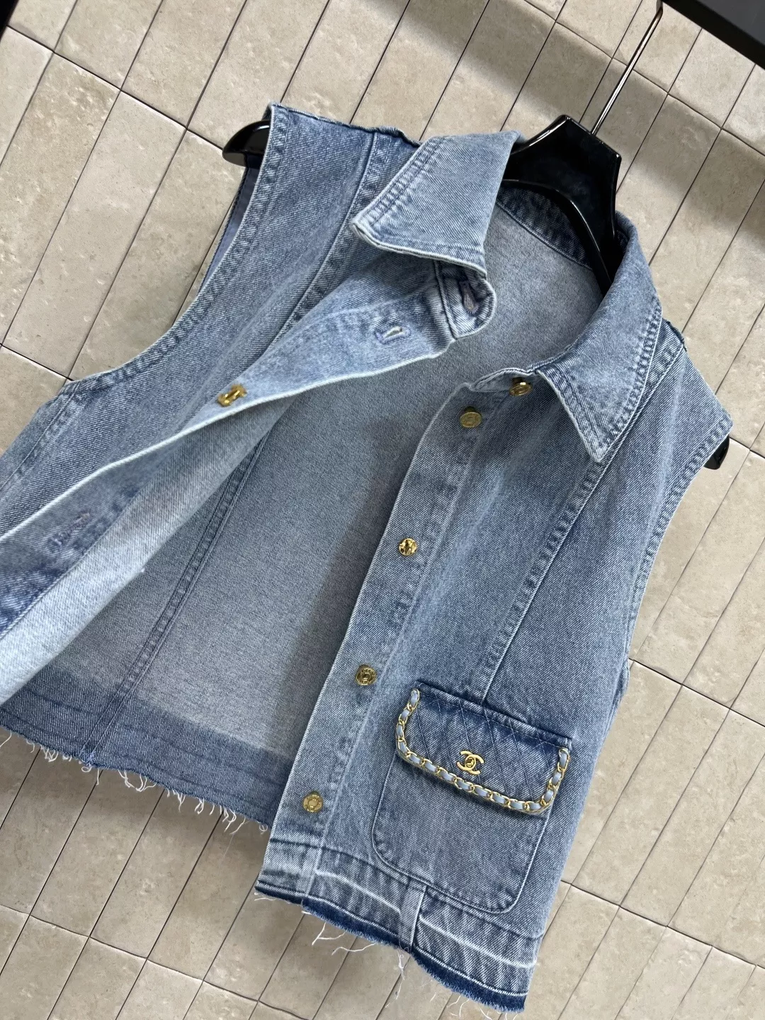 샤넬 워시드 데님 크롭 베스트 상세 이미지 6