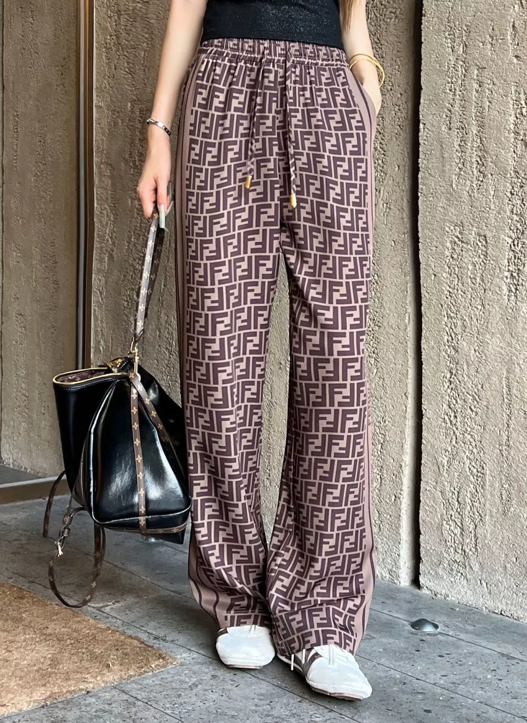 펜디 FF 로고 드로스트링 와이드 팬츠 상세 이미지 11