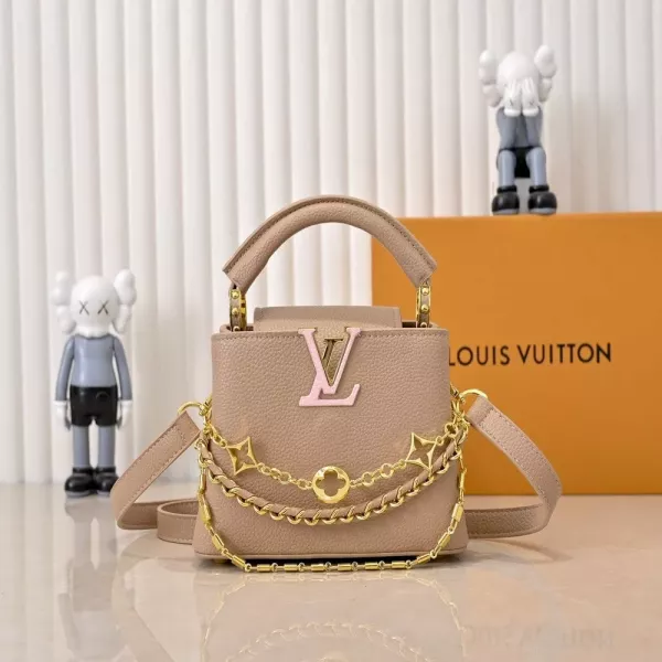루이비통 카퓌신 미니 핸드백