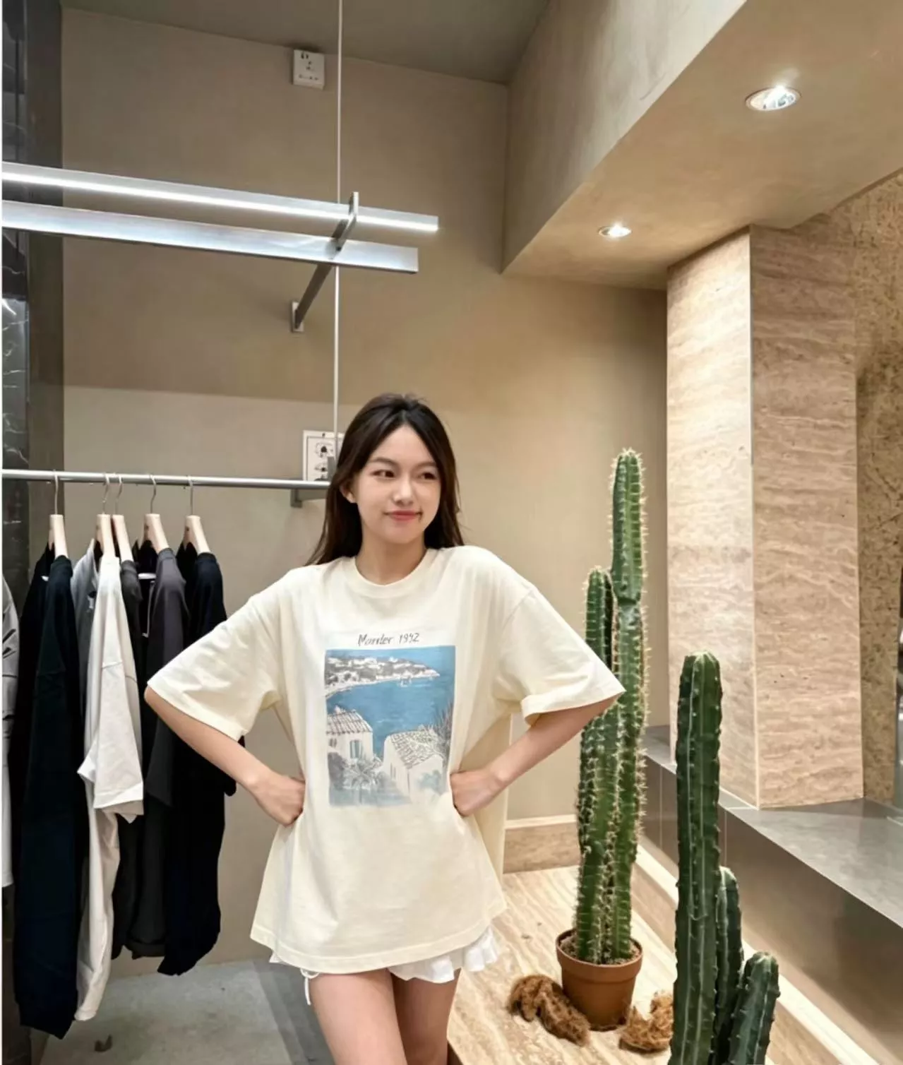 몽클레어 1952 시리즈 해안 프린트 반팔 상의 상세 이미지 16