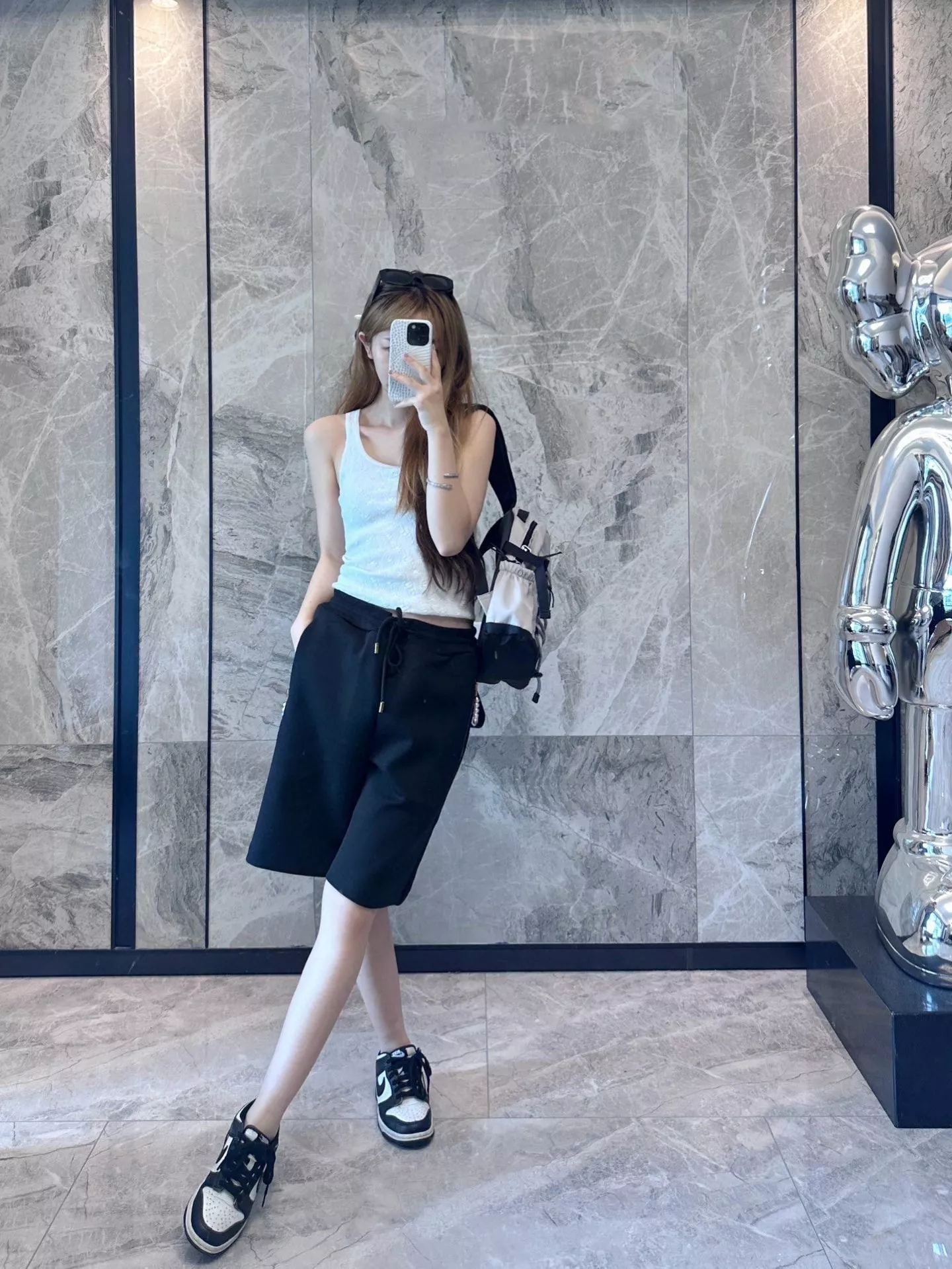 루이비통 진주 장식 자수 포인트 쇼츠 상세 이미지 11