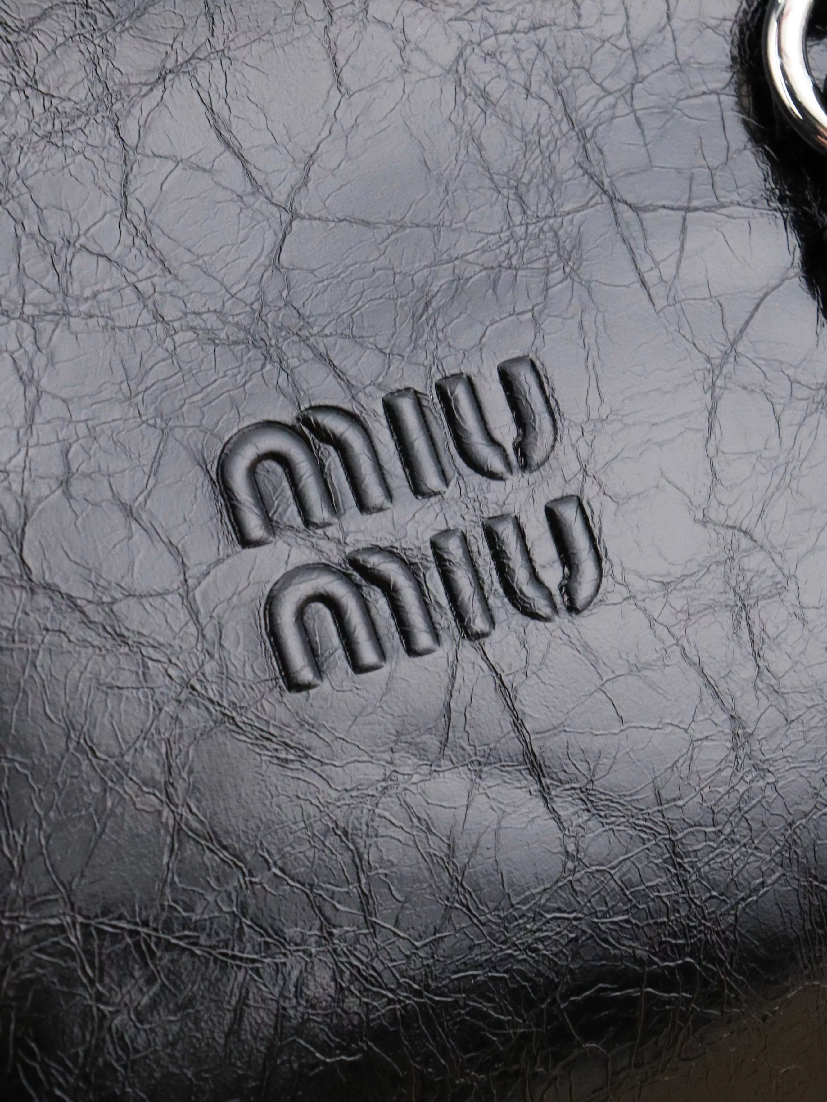 미우미우 리본 포인트 바이커 무드 백 상세 이미지 4