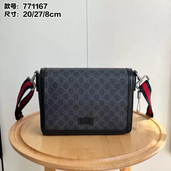 구찌 GG 수프림 캔버스 사선 스트랩 백