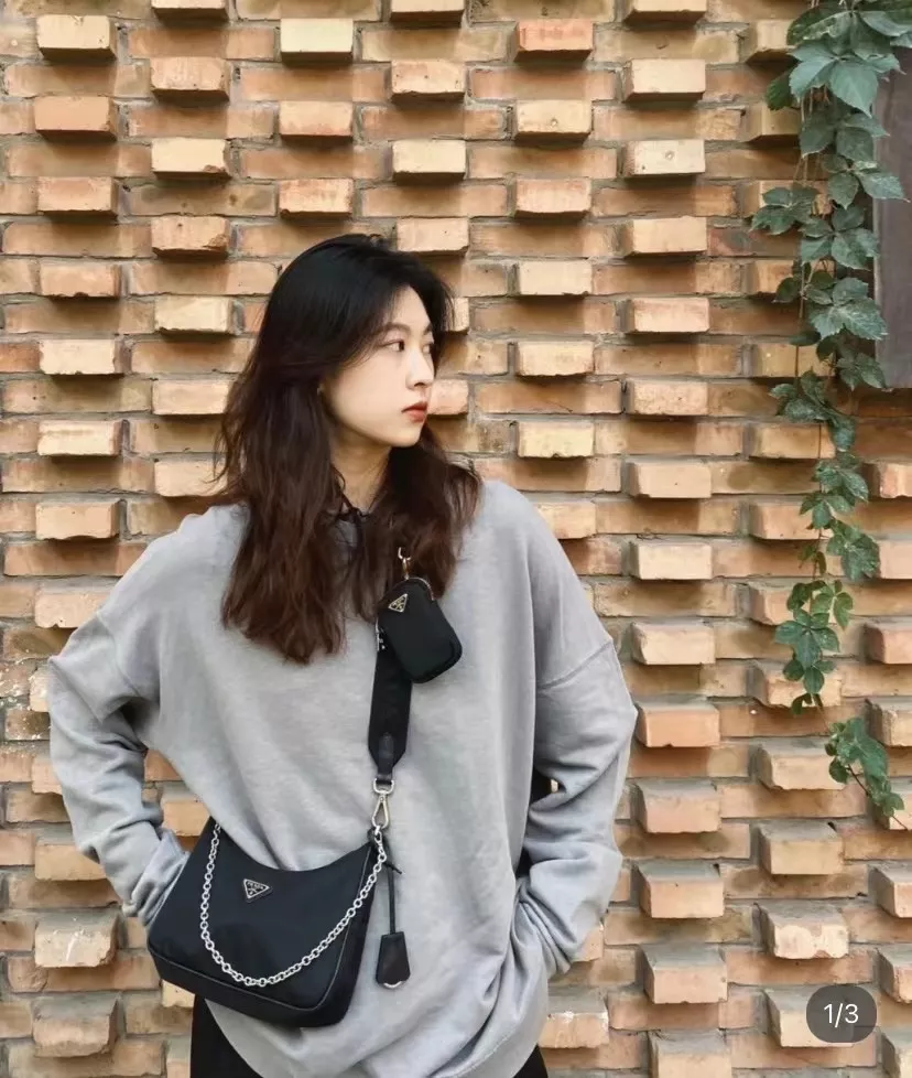프라다 나일론 호보 핸드백 상세 이미지 17