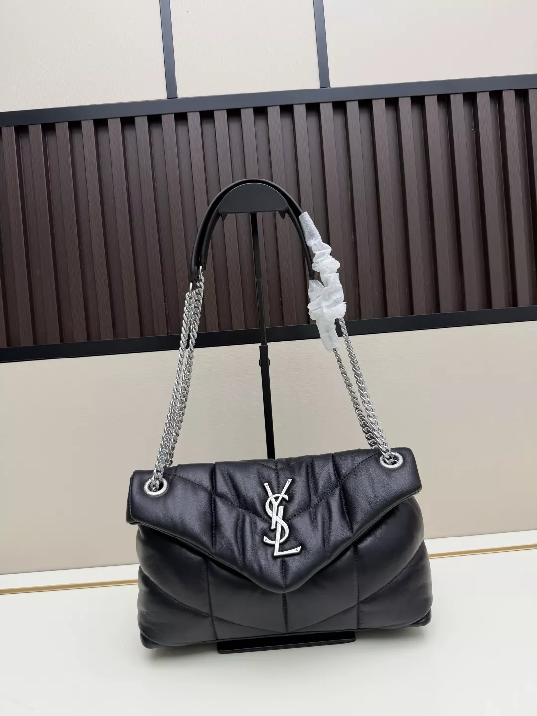 입생로랑 루루 퍼퍼 퀼팅 램스킨 체인 백 상세 이미지 1