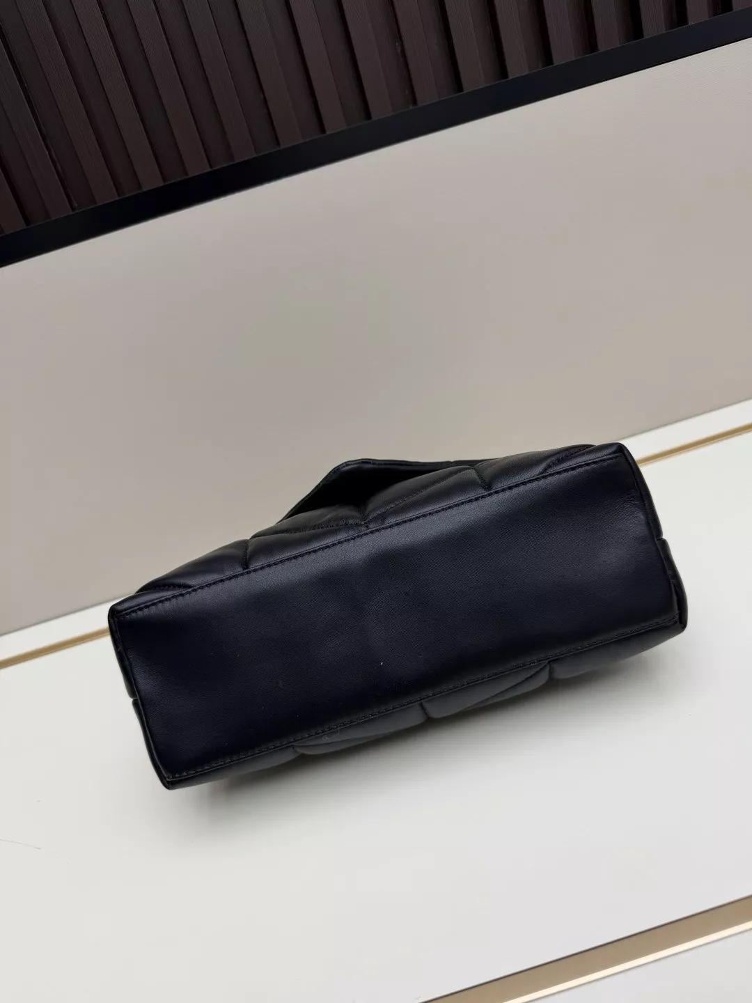 입생로랑 루루 퍼퍼 퀼팅 램스킨 체인 백 상세 이미지 5