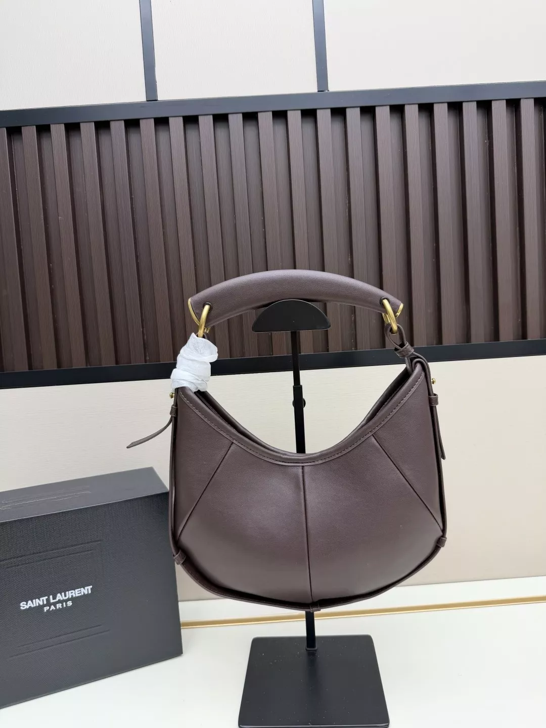 입생로랑 스웨이드 호른 쉐입 숄더 핸드백 상세 이미지 1